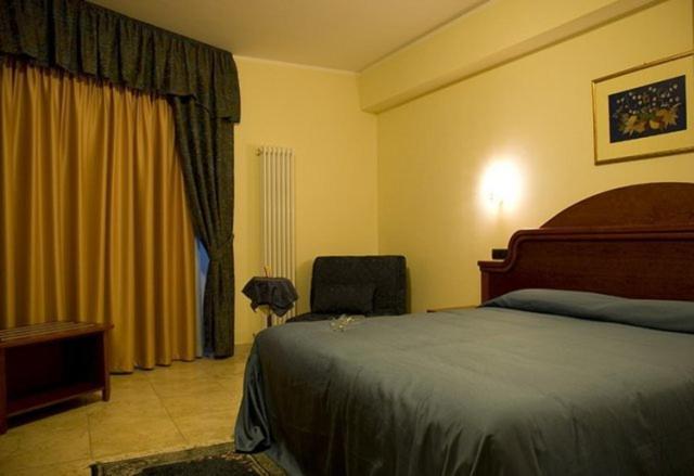 Hotel Duca Di Calabria Serra San Bruno Exterior foto