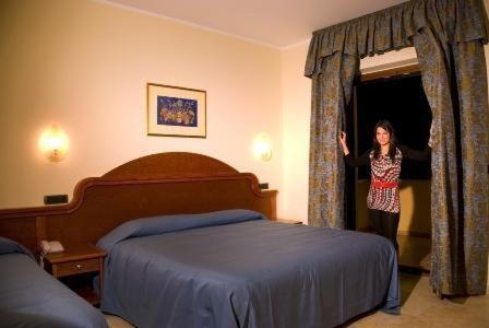 Hotel Duca Di Calabria Serra San Bruno Quarto foto